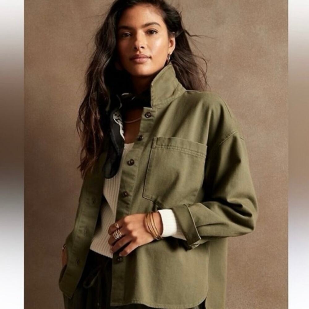 Banana Republic Olive Green Oversized Shirt Jacket EUC Size XS Cotton Twill